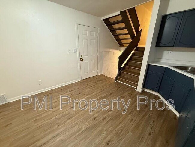 Building Photo - 9031A N 95th St