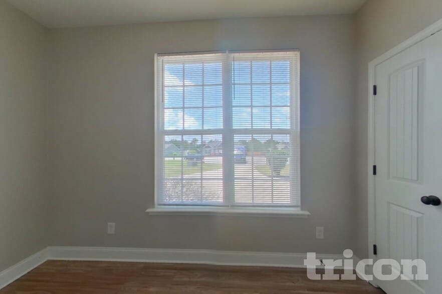 Building Photo - 11 Sedge Ct