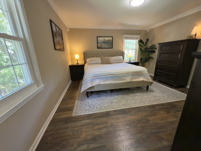 Building Photo - 989 Colonial Dr