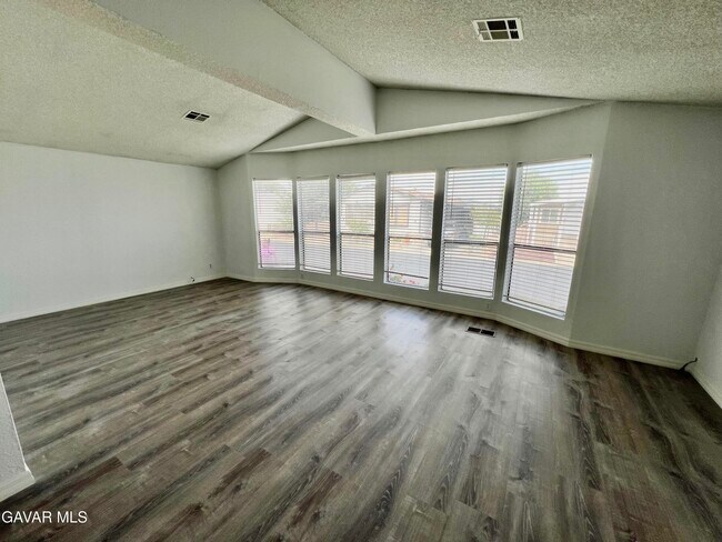 Building Photo - 849 E Avenue I