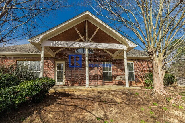 Building Photo - 3 Bed/2 Bath Home in Brandon