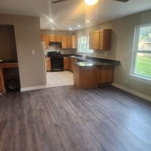 Building Photo - 8502 Riverside Walk Ln
