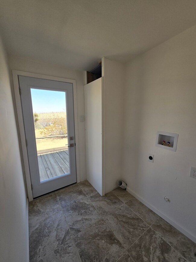 Building Photo - Stylish Desert Retreat in Flamingo Heights