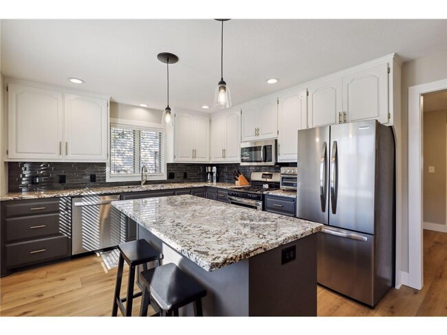 Building Photo - 311 Park St E