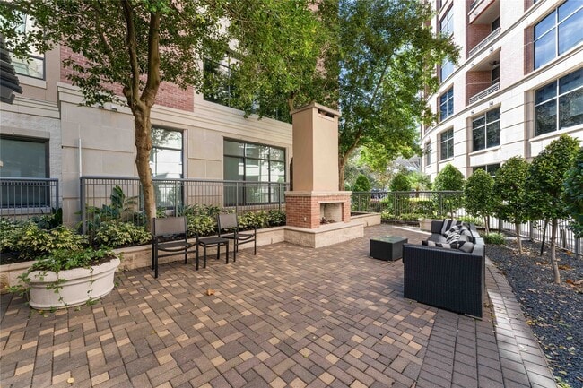 Building Photo - 1901 Post Oak Blvd