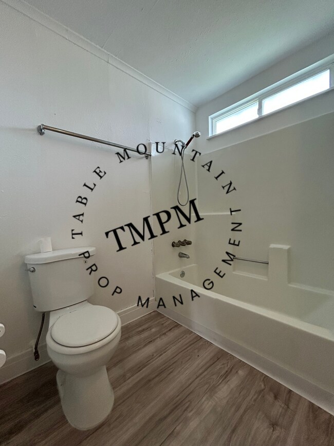 Building Photo - 150 Mono Ave