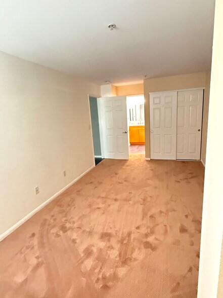 Building Photo - 1435 India St