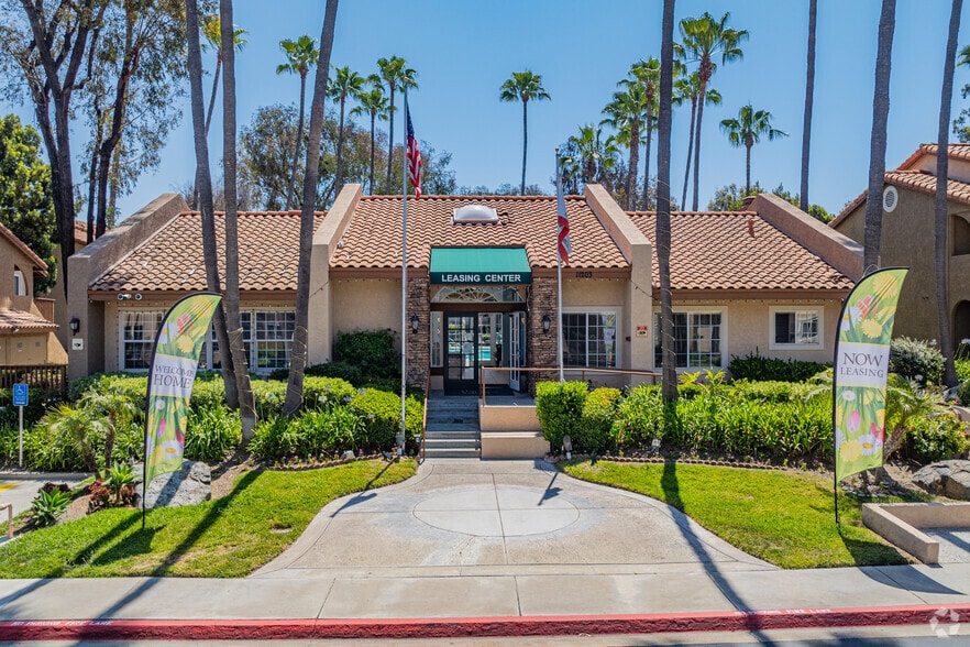 Leasing Entrance - The Villas at Camino Bernardo