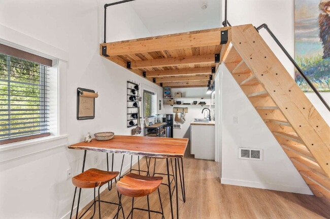 Building Photo - Furnished Modern Loft in Ottery Bay