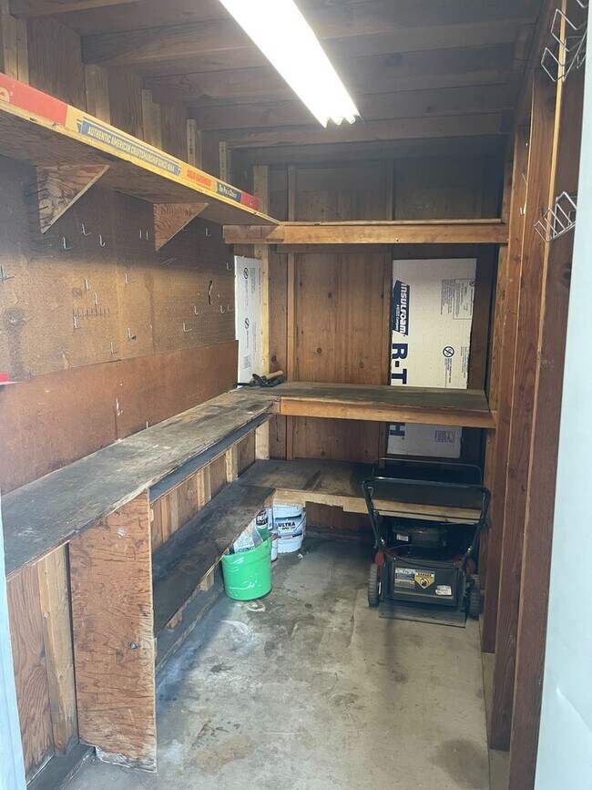 Building Photo - Four bedroom, two bathroom lovely brick ho...