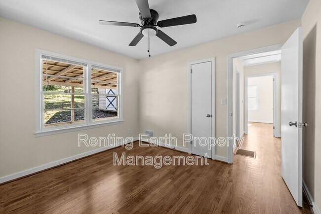 Building Photo - 1153 Linwood St