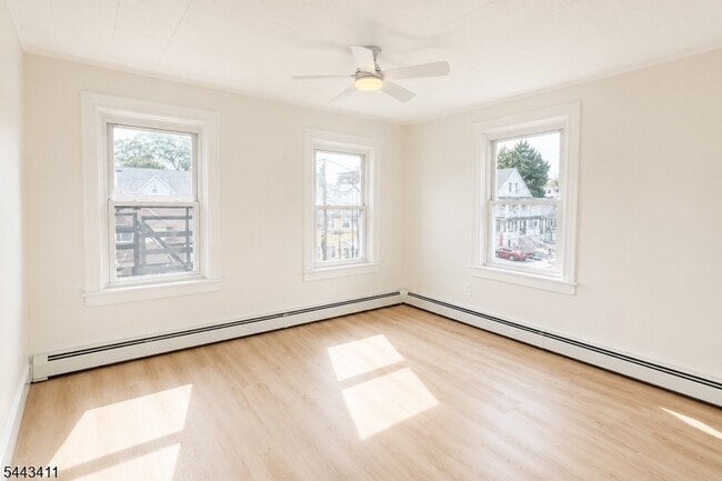 Building Photo - 115 Columbus Pl