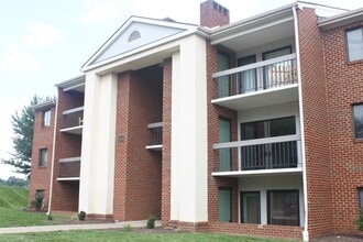 Building Photo - 1116 Blue Ridge Dr