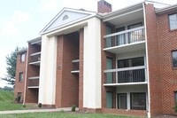 Building Photo - 1116 Blue Ridge Dr