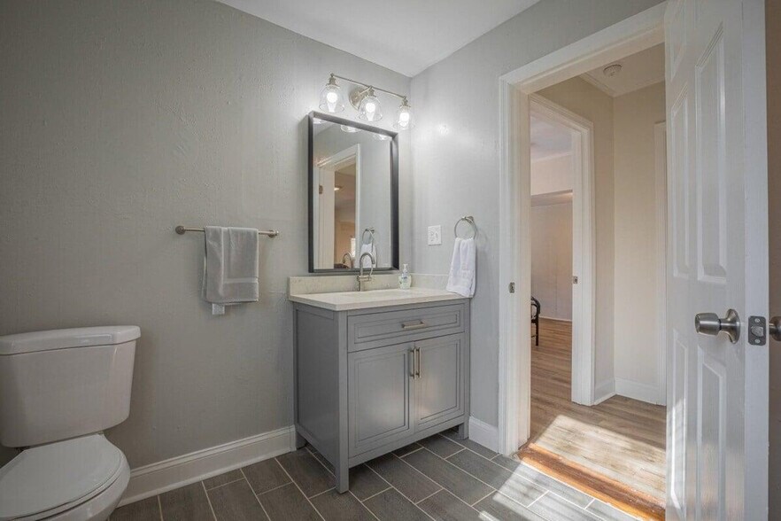 Building Photo - 840 Bobbin Mill Rd