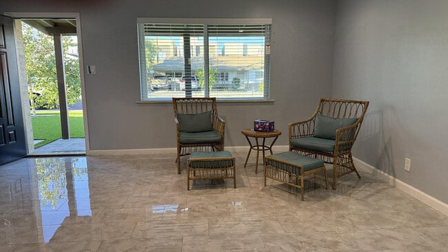 Building Photo - 6843 E Loma Land Dr