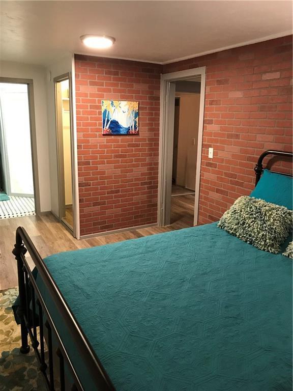 Building Photo - 16 W Thatcher St