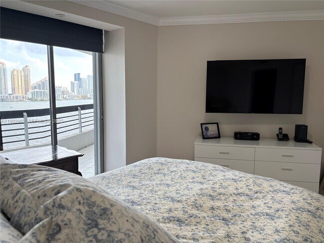 Building Photo - 3530 Mystic Pointe Dr