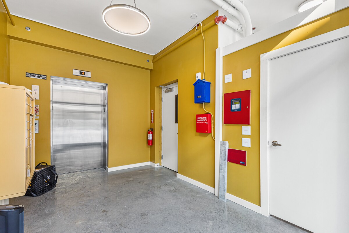 Building Photo - 123 Friendship St