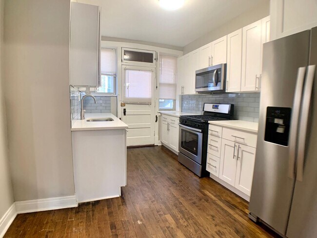 Building Photo - 2 bedroom 1 bathroom condo for rent!!!!!