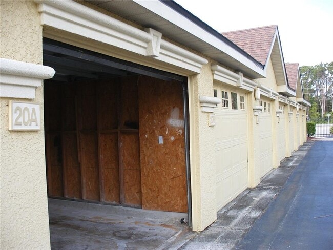 Building Photo - 3361 S Kirkman Rd