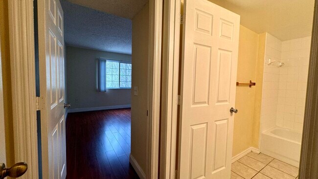 Building Photo - 5055 Wiles Rd