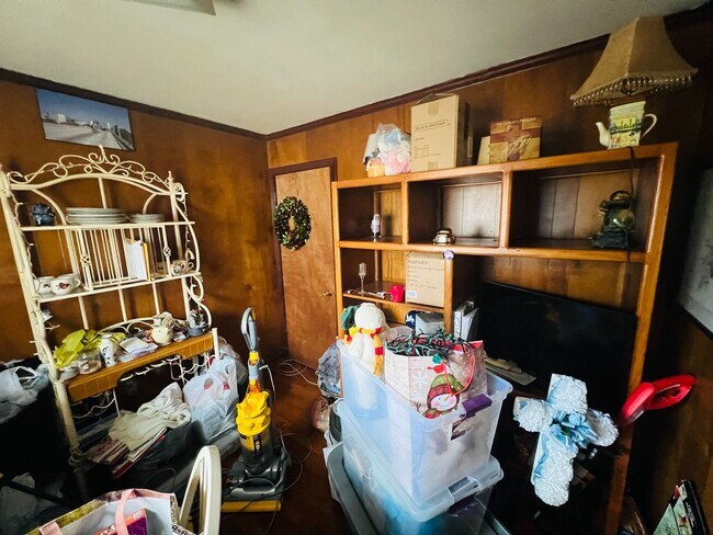 Building Photo - Adorable 3bdrm/1bth Brich Rancher Convenie...