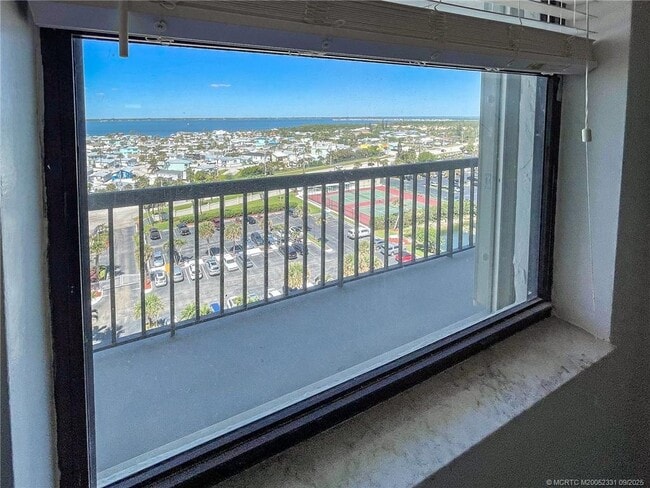 Building Photo - 10680 S Ocean Dr