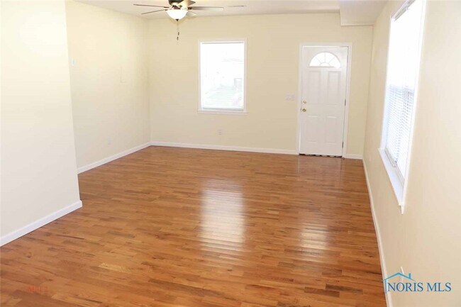 Building Photo - 129 Oswald St