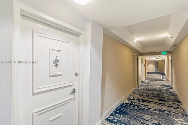 Building Photo - 5161 Collins Ave