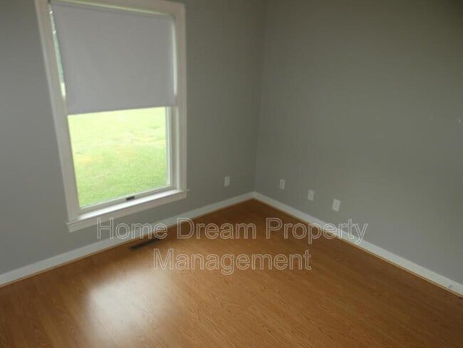 Building Photo - 10451 Edgehill Ln