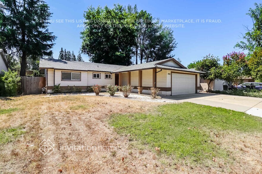 Building Photo - 10720 Paiute Way