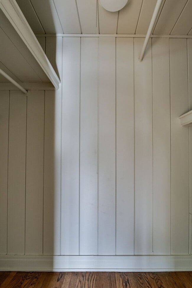 Building Photo - Charming Updated 1-Bedroom Home in Great L...