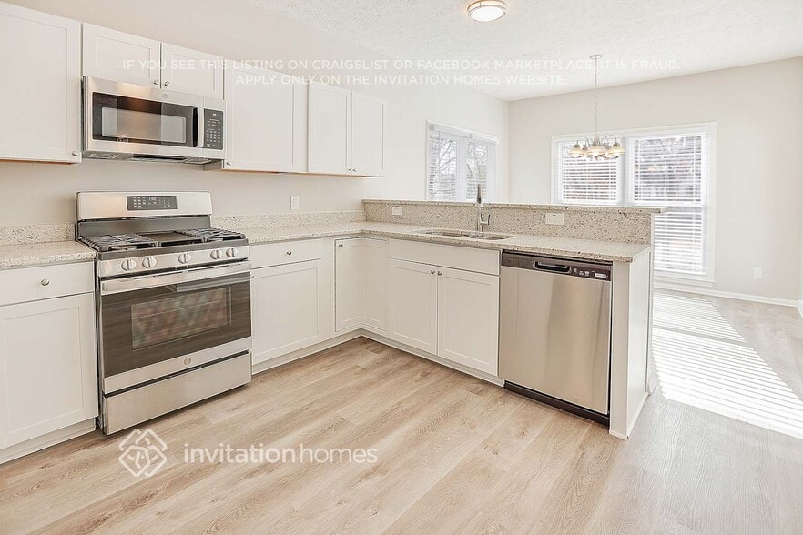 Building Photo - 17 Hollow Springs Ln