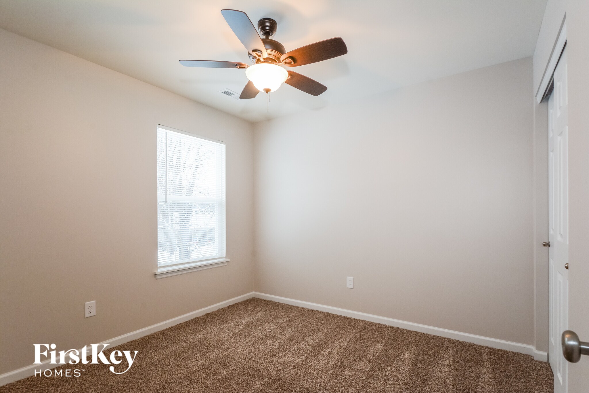 Building Photo - 246 Wabash Woods Way