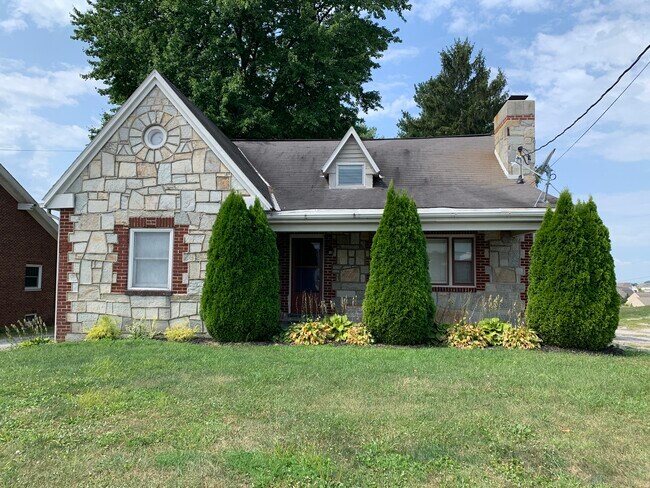 Primary Photo - 2167 Baltimore Pike