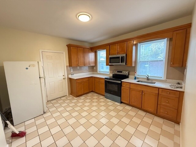 Building Photo - 296 Centre St