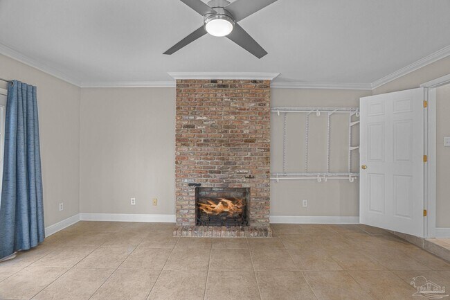 Building Photo - 830 W Moreno St