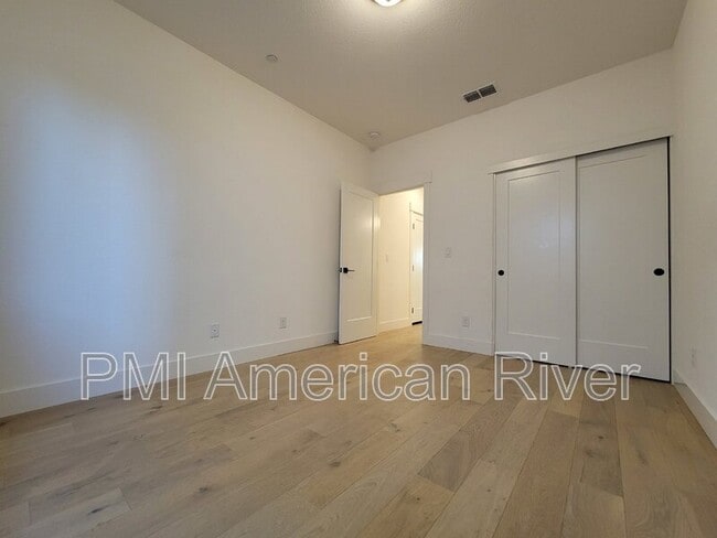 Building Photo - 12773 Tower Beach Way
