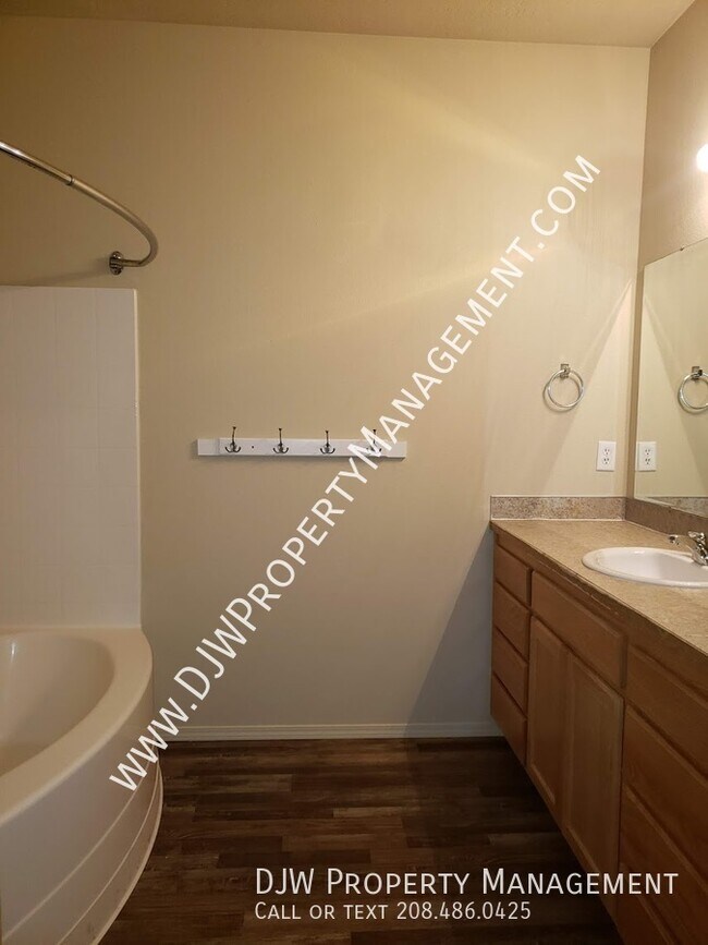 Building Photo - 8460 W Salt Creek Ct