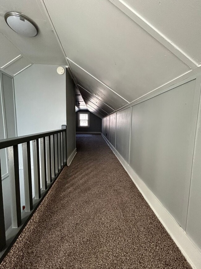 Building Photo - House