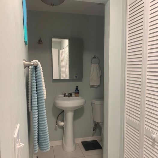 Building Photo - 1325 2nd Ave W