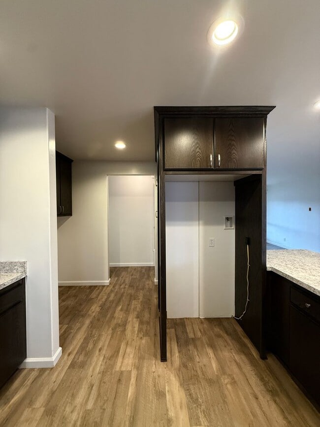 Building Photo - Orcutt Single Story Updated Home is Pet Fr...