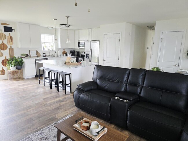 Building Photo - 509 Melrose St