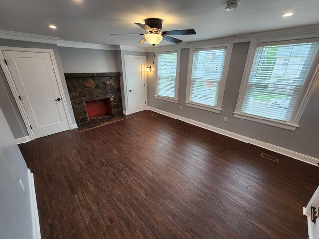 Building Photo - 2 Bedroom || 1 Bathroom House - Newly Reno...