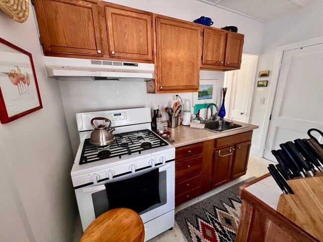 Building Photo - 14 Fairview Ave