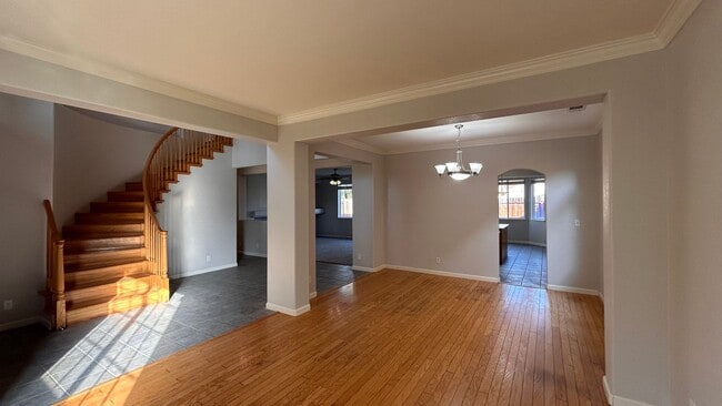 Building Photo - Just listed