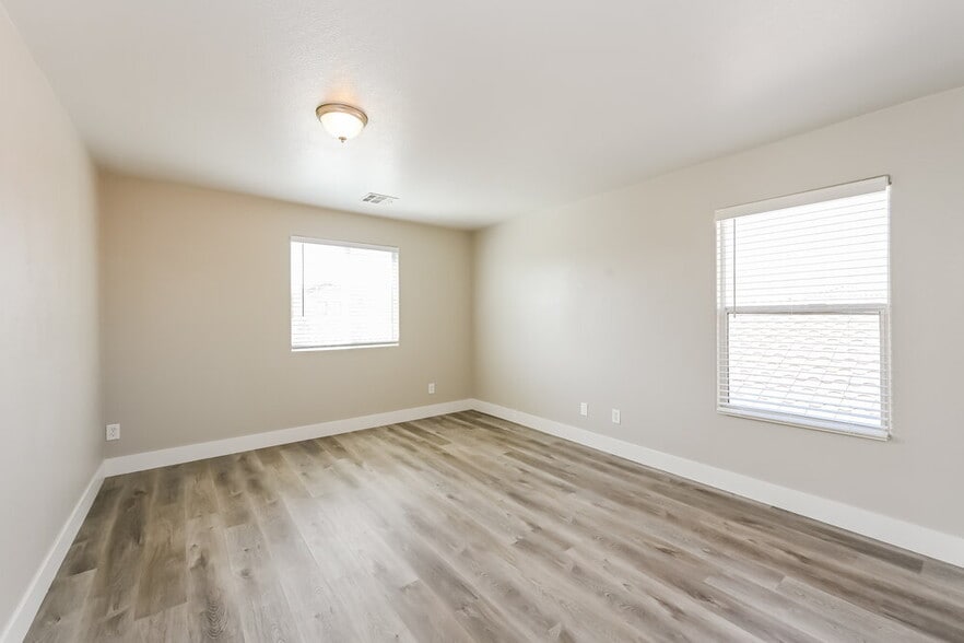 Building Photo - 9534 Vast Valley Ave