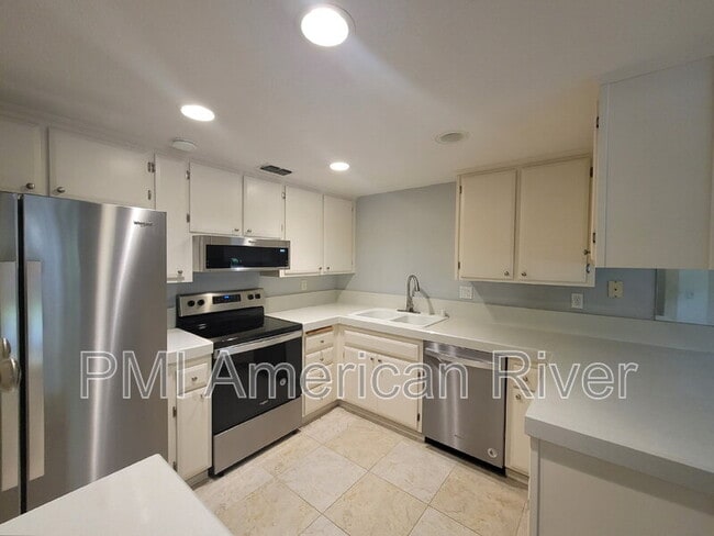 Building Photo - 6517 El Cabo Ct