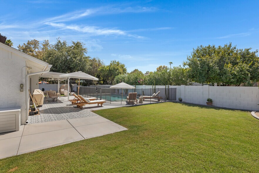 Building Photo - 10784 N 101st Way